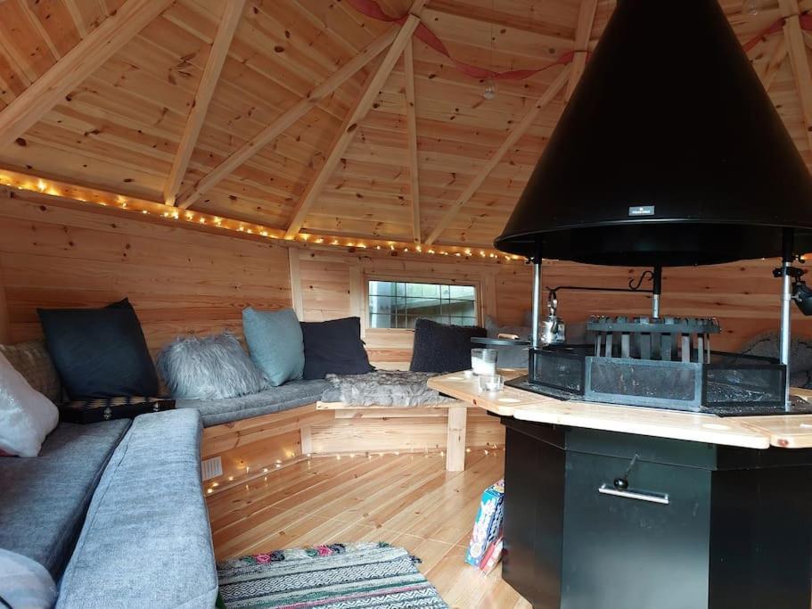 Beach House, With Bbq Lodge And Hot Tub! Борнмут Экстерьер фото